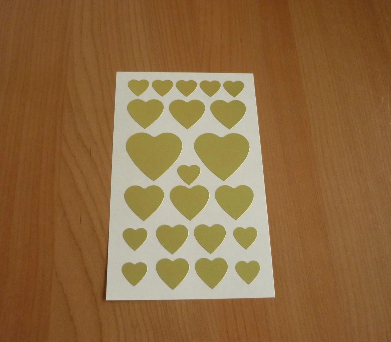 Vel van 22 DIY goudkleurige vlakke metallic harten hart stickers